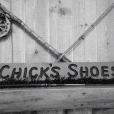 Chick's Shoes & Service logo